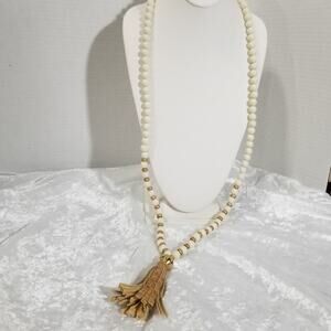 Michelle McDowell ivory wood beaded necklace 1.1609
